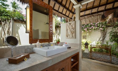 Alam Anda Lumba Lumba Villa Bathroom