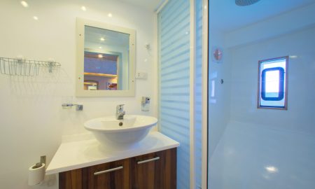 Blue_Bathroom Master Cabin