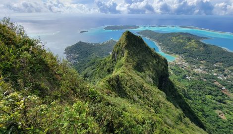Tahiti Tours_Bora Bora_Hiking to Mt. Hue
