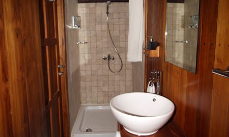 MSV Amira_Lower Deck Cabin 15_Bathroom