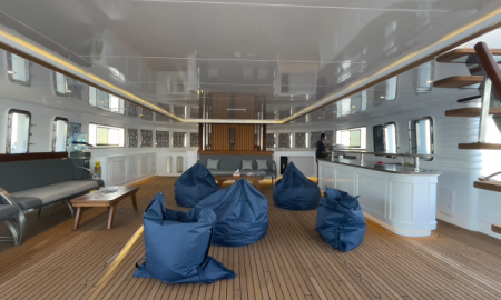 Golden Dolphin IV_Seating Area