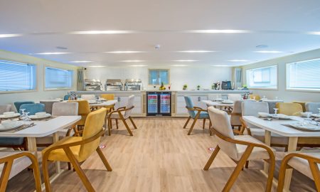 Sea Serpent Glory_Salon