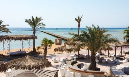 The Breakers Diving & Surfing Lodge_Beach Bar