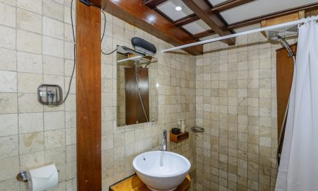 MSV Amira_Upper Deck Cabin_Bathroom ©Wolfgang Pölzer